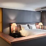 Park & 5*