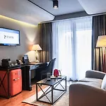 Park & 5* Скоп'є