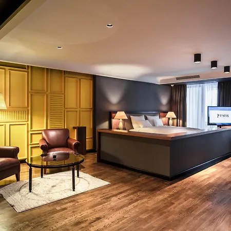Hotel Park &