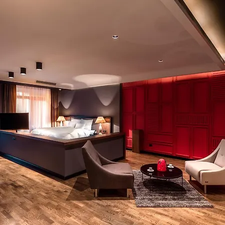Park & Hotel 5*